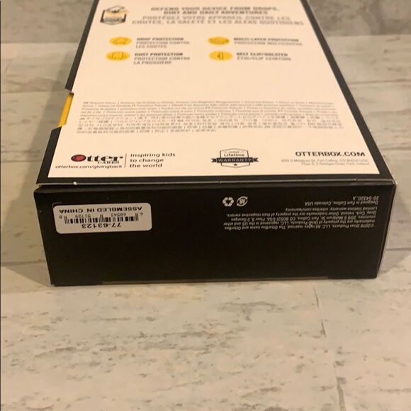 Otter Box Defender. Black. NWT. Fits IPhone 11 Pro - Picture 3 of 3